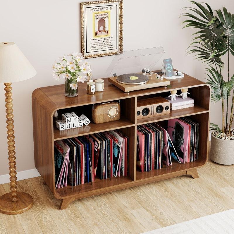Ceviz Rengi Eğri Tasarımlı Plak Dolabı 75x108x40 cm Şarj İstasyonu ve USB Portlu – 81724 Ceviz Rengi Eğri Tasarımlı Plak Dolabı 75x108x40 cm Şarj İstasyonu ve USB Portlu – 81724